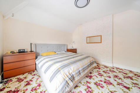 1366071-5-68f6455...