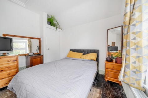 1366071-8-68f646a...