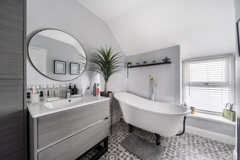 1375902-7-69146af...