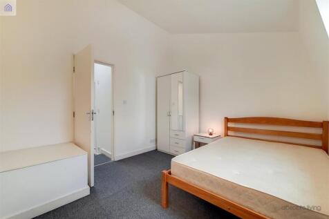 11_Main Bedroom-1.jpg