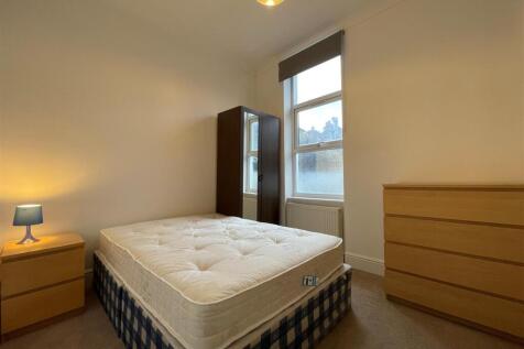 Bed2.jpg