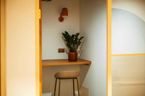 14 Bonhill Street