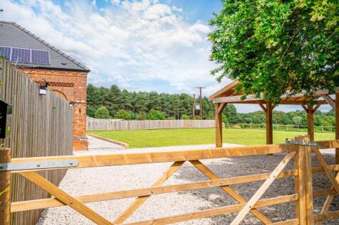 Secure, fully gated plot