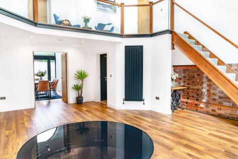 Double height atrium