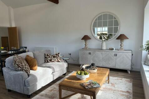 Light and bright living spaces
