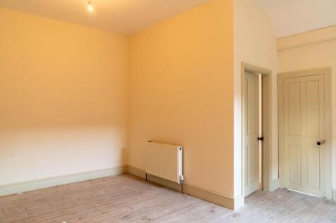 Potential for dressing room/ensuite