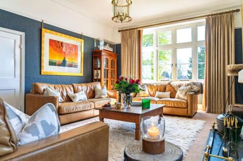 Formal Lounge