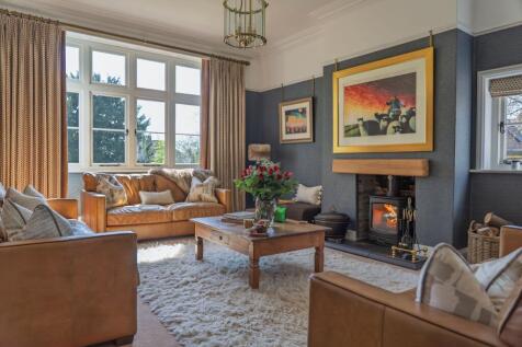 High ceiling with large windows letting in plenty of light