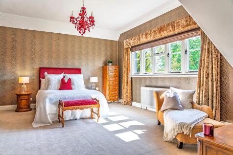 Timber framed windows in the second bedroom