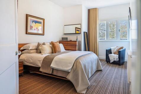 Light and bright fourth bedroom