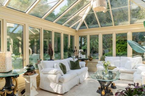 Sunny garden room