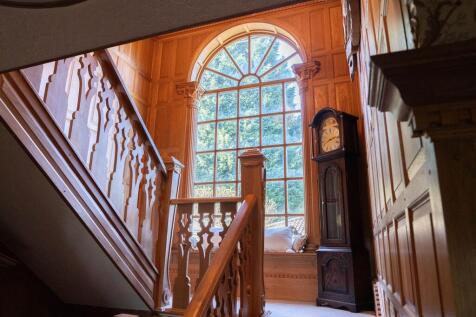 Feature timber framed window