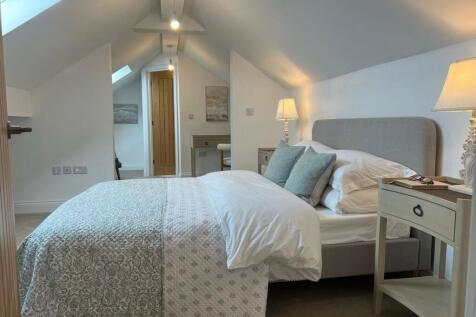 Frist floor master suite