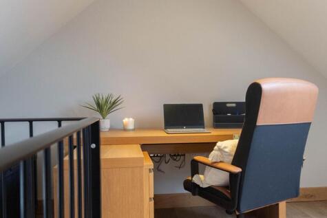 Study space on the mezzanine