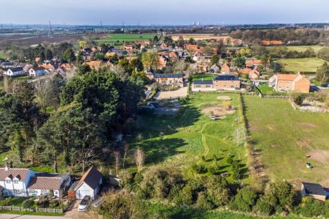 Set in the friendly village of South Clifton
