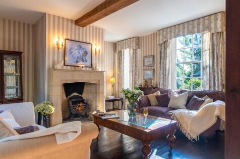 Dual aspect lounge