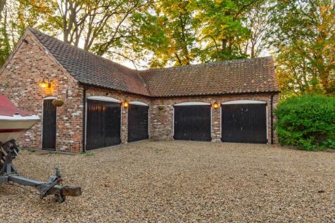 Quadruple garage