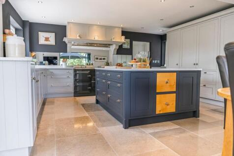 Spacious Kitchen