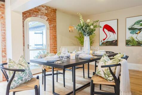 Formal dining room