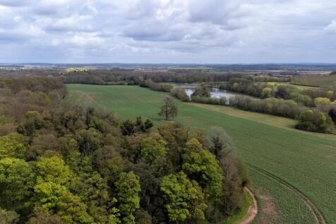 Peaceful location surrounded by stunning countryside views