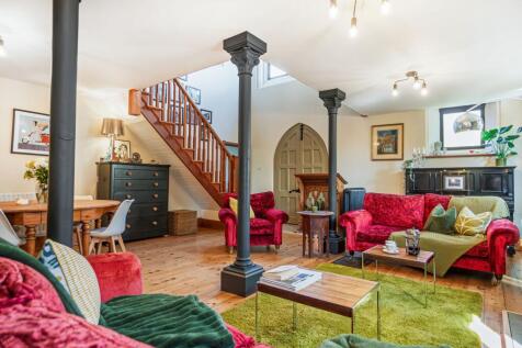 Sociable entertaining space