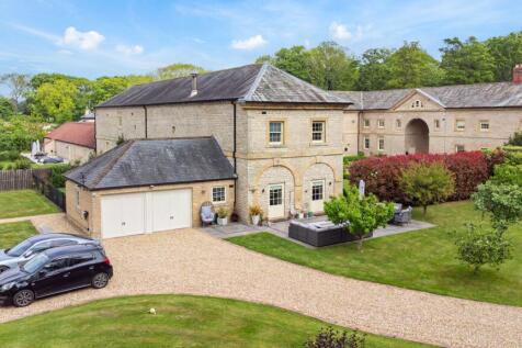 Private driveway with parking up to 10 cars