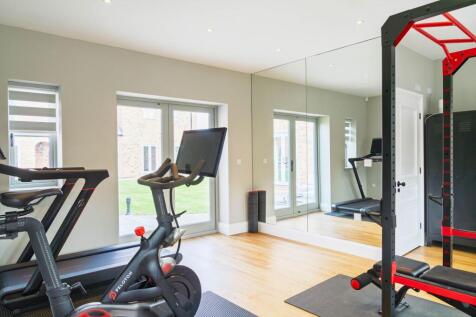 Home gym with shower room