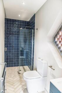 Bedroom 5 en-suite