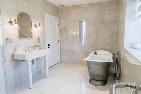 Family Bathroom with rolltop bath