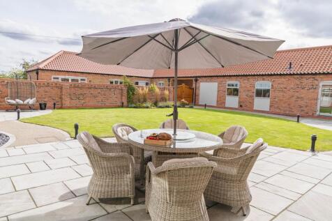 Alfresco Dining