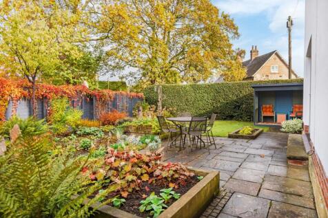 West facing garden with mature planting