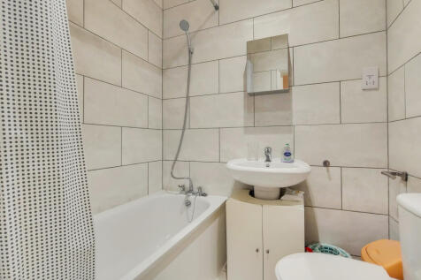 4_Bathroom-1