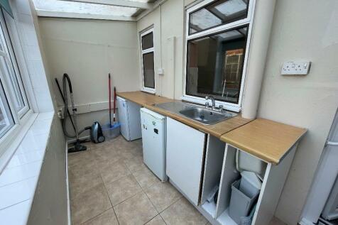 Utility Room.JPEG