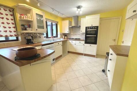 Kitchen.JPG