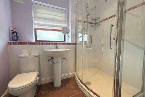 Bathroom.JPG