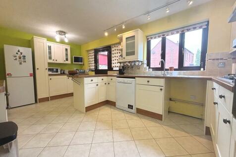 Main Kitchen.JPG