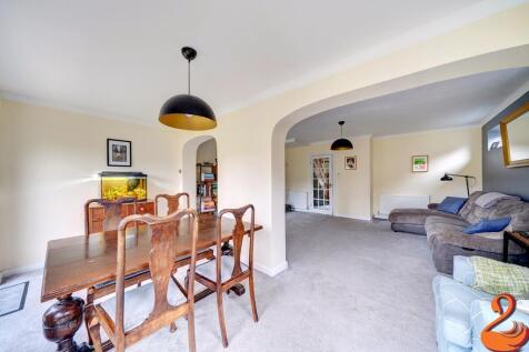 Dining Area 2.jpg