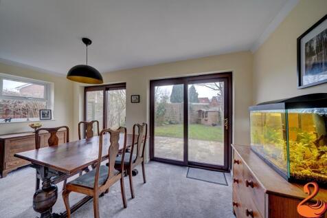 Dining Area.jpg