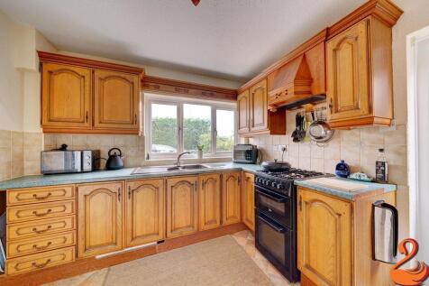 Kitchen 2.jpg