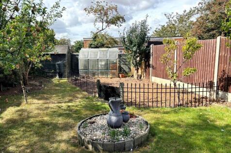Bottom Garden.JPEG