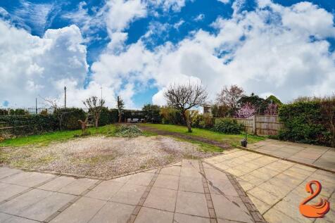Garden/Driveway