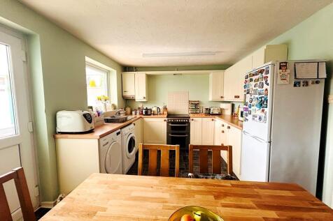Kitchen.JPEG