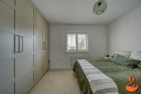 Meadow Way (25).jpg