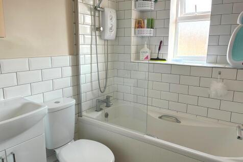 Bathroom.JPG