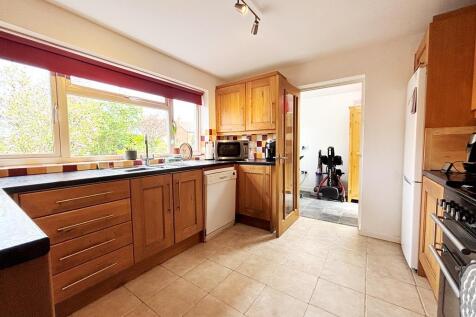 Kitchen(2).JPG