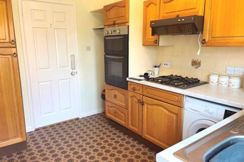 Kitchen 2.JPG