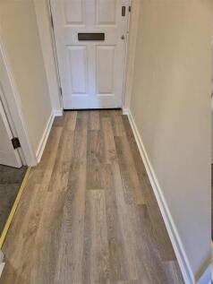 Karndean floor in hallway 1.jpg