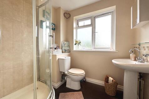 Ensuite.JPG