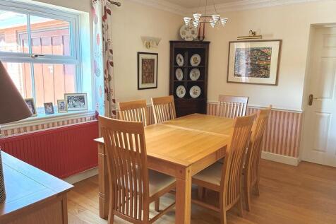 Dining Room.JPG