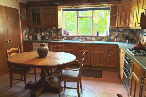 Kitchen Breakfast Room.JPG